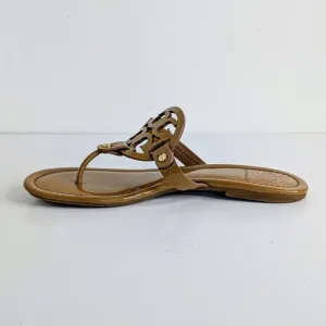 Tory Burch Miller Sandals Womens 7.5 Tan Patent Leather Flat Double T Logo Thong
