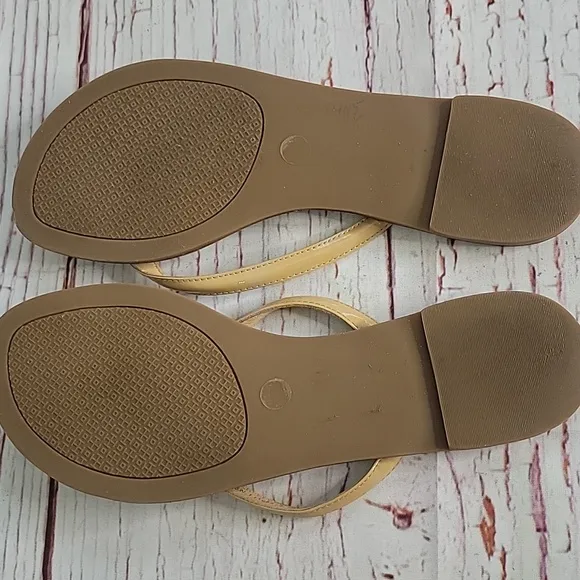 Tory Burch Terra Sun Beige Patent Leather Thongs Size 7