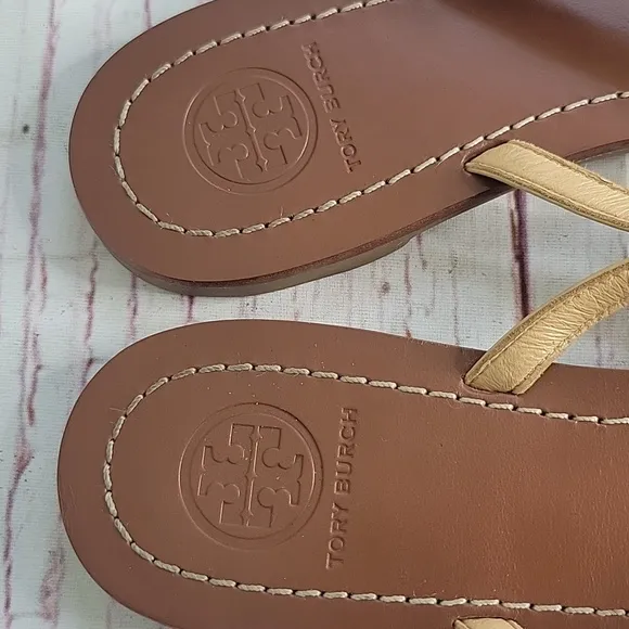 Tory Burch Terra Sun Beige Patent Leather Thongs Size 7