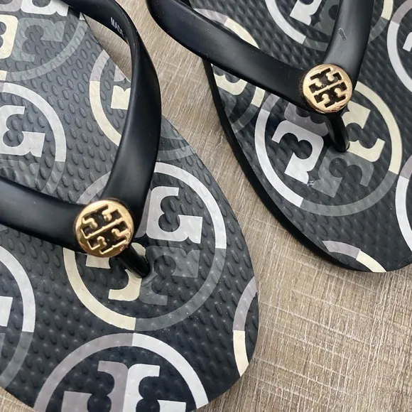 TORY BURCH | Thin Flip Flop Flat Sandals Black Logo Size 5