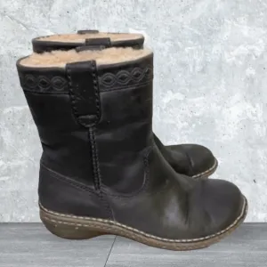 UGG Aliso Short Leather Boots size 5