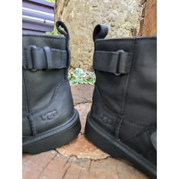 UGG Ashton Short Weather black leather ankle boots girls size 2