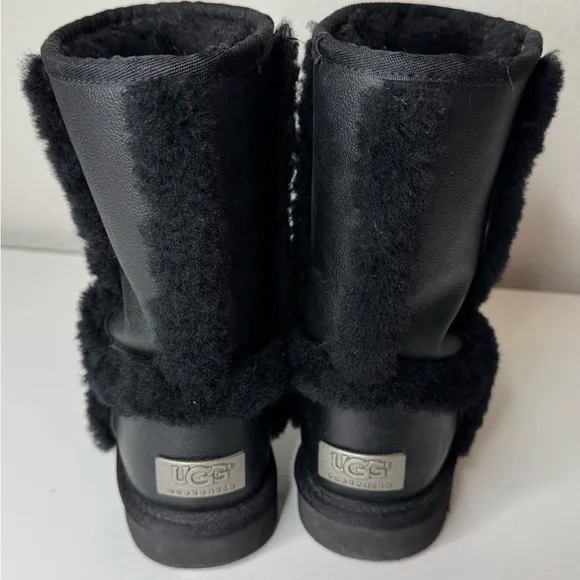 UGG Australia Carter Leather Boot size 6 Black Short Boots