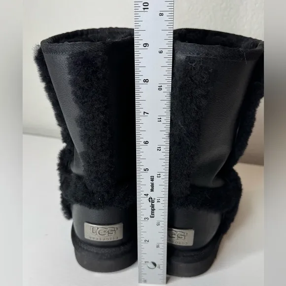 UGG Australia Carter Leather Boot size 6 Black Short Boots