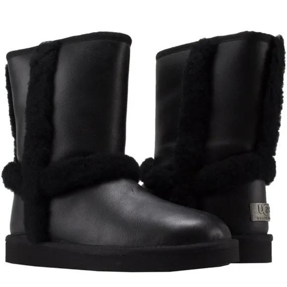 UGG Australia Carter Leather Boot size 6 Black Short Boots