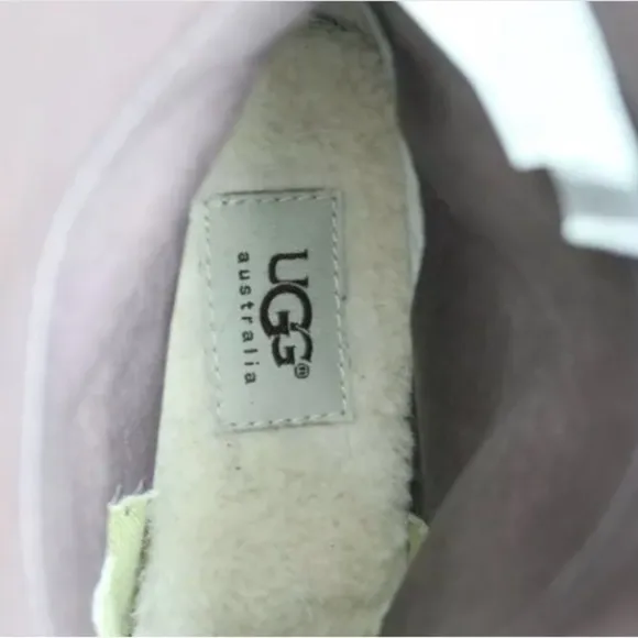 UGG Australia Frances Women’s Brown Leather Two Buckle Short Size   NWOT