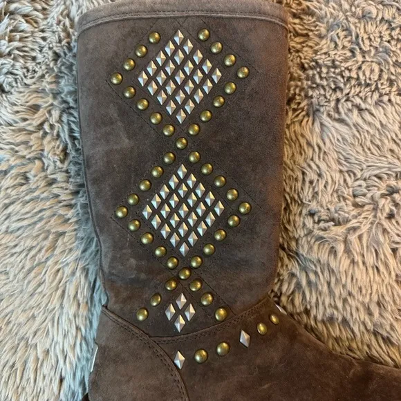 UGG Avondale Studded Brown Suede Boots size 8