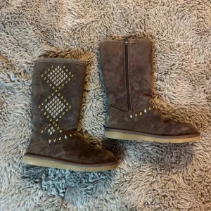 UGG Avondale Studded Brown Suede Boots size 8