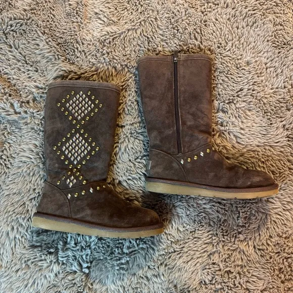 UGG Avondale Studded Brown Suede Boots size 8