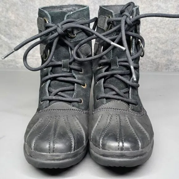 UGG Azaria Boots Women's 6 Black Leather Duck‎ Winter Sherpa Lined Waterproof