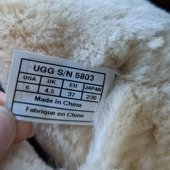 UGG bailey button short boot chestnut 6 6.5