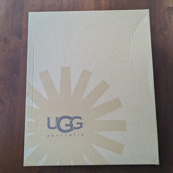 UGG bailey button short boot chestnut 6 6.5