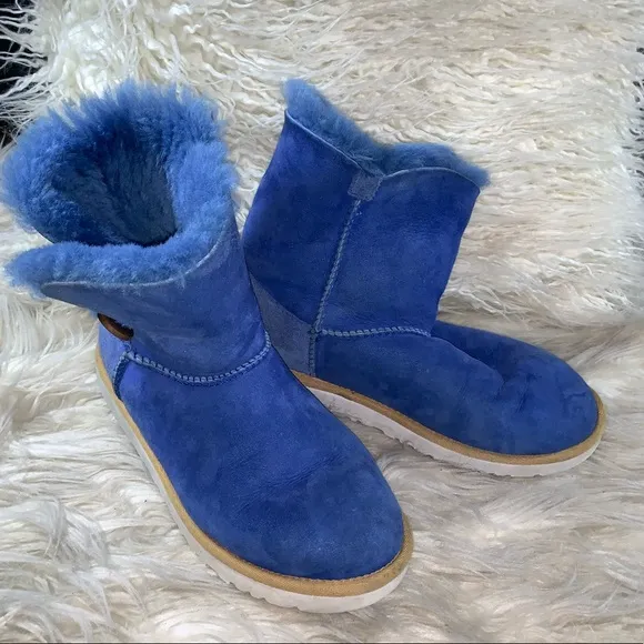 UGG Bailey Button Short Boot