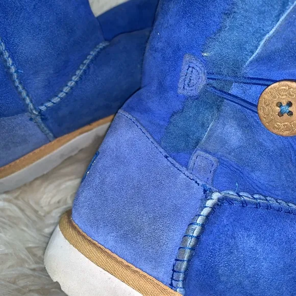 UGG Bailey Button Short Boot