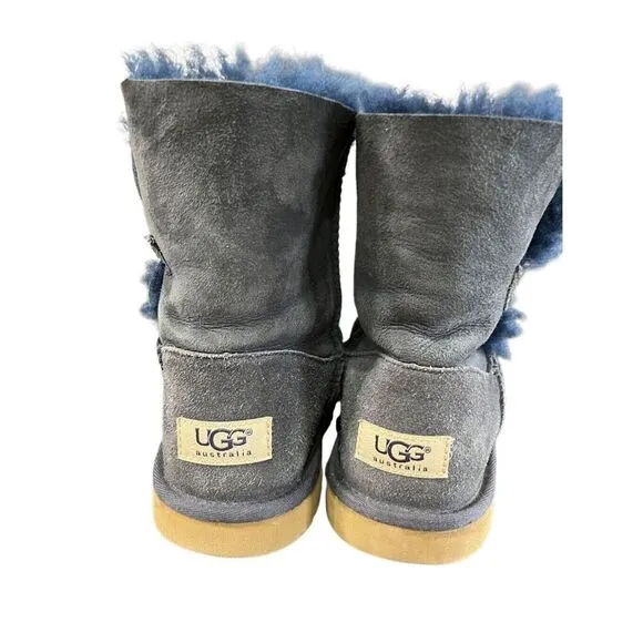 UGG BAILEY BUTTON II WOMEN SHORT BOOTS SUEDE NAVY US 6 Women’s US 5 Girls EU 35