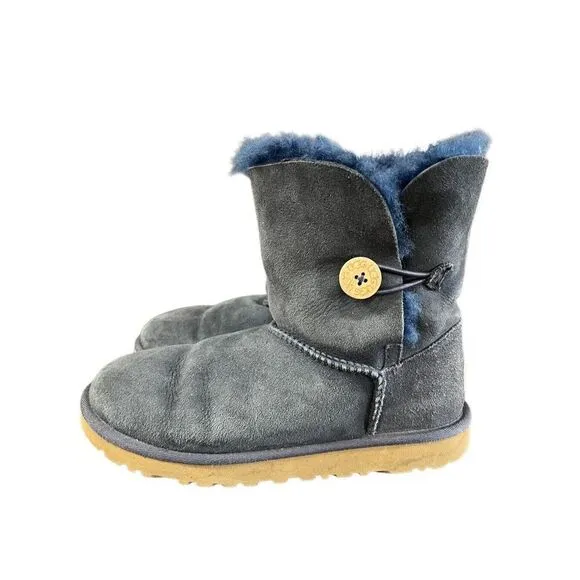 UGG BAILEY BUTTON II WOMEN SHORT BOOTS SUEDE NAVY US 6 Women’s US 5 Girls EU 35