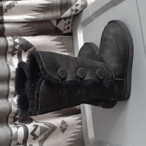 UGG BAYLEY TALL BOOTS