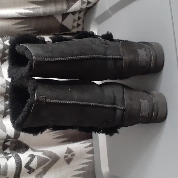 UGG BAYLEY TALL BOOTS