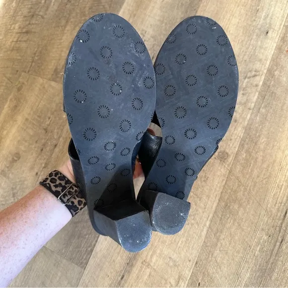 UGG Celia Leather Block Heel Sandals