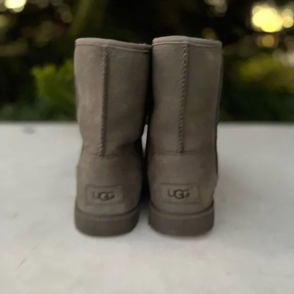 Ugg Classic II Short WP Boots Girls Size: 6