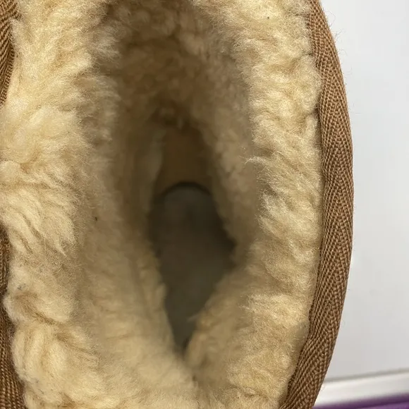 UGG Classic Short Boots women's size 9