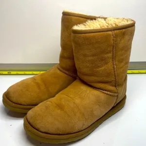 UGG Classic Short Boots women's size 9