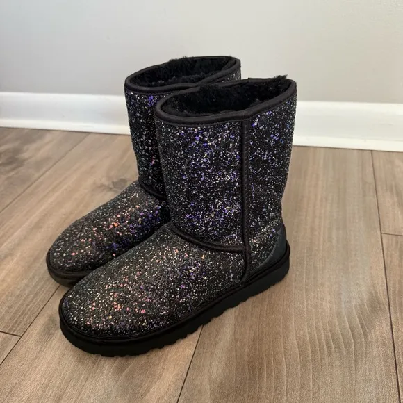 UGG CLASSIC SHORT COSMOS PURPLE BLACK SPARKLE BOOTS leather sheepskin RARE sz 7