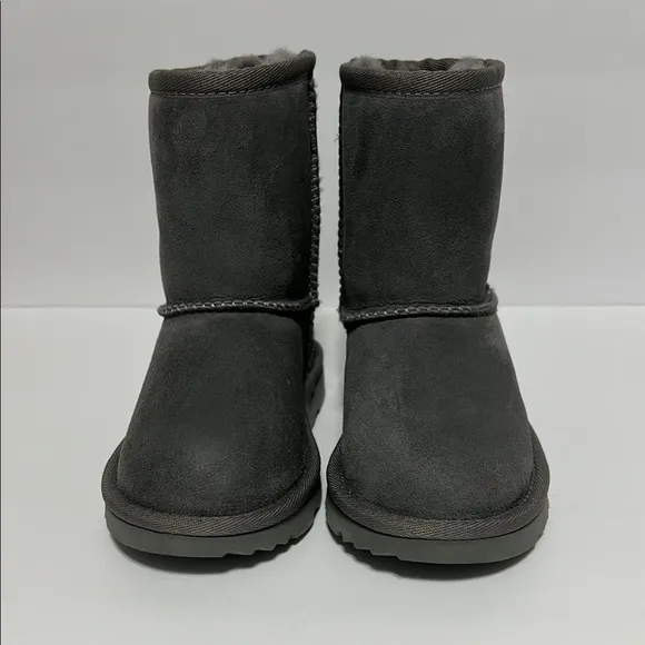 UGG Classic Short Gray Toddler Girls Boots Size 10