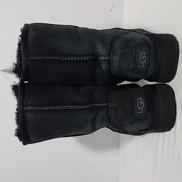 UGG Classic Short II Black  Shearling Lined ‎ Ankle Boots Women’s Size 7