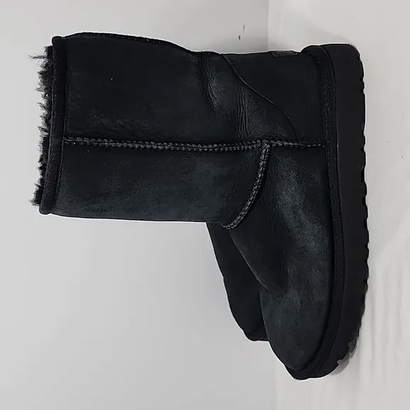 UGG Classic Short II Black  Shearling Lined ‎ Ankle Boots Women’s Size 7