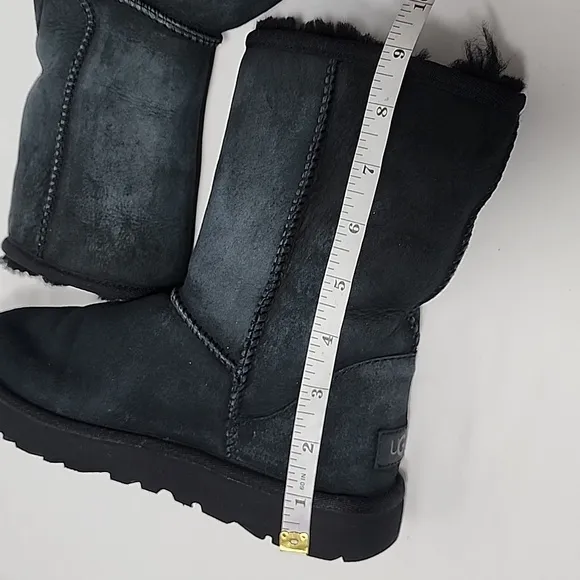 UGG Classic Short II Black  Shearling Lined ‎ Ankle Boots Women’s Size 7