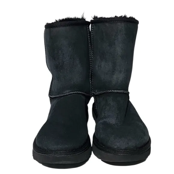 UGG Classic Short II Black  Shearling Lined ‎ Ankle Boots Women’s Size 7