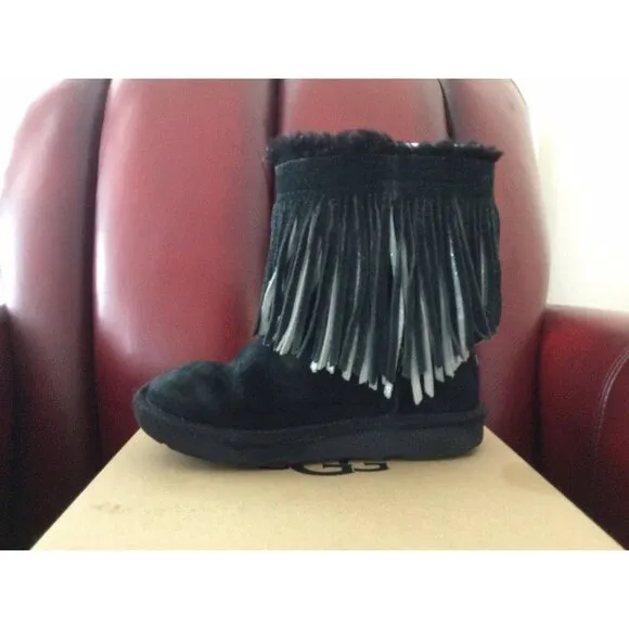 UGG CLASSIC SHORT II FRINGE Black BOOTS GIRLS SIZE 13 Silver Fringe Shearling Li