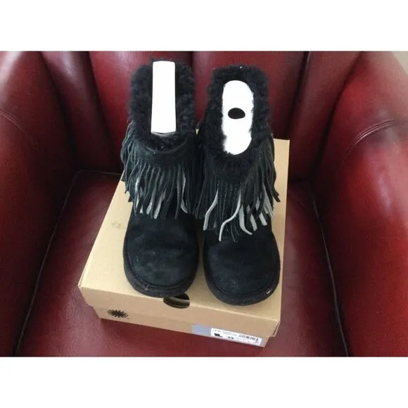 UGG CLASSIC SHORT II FRINGE Black BOOTS GIRLS SIZE 13 Silver Fringe Shearling Li