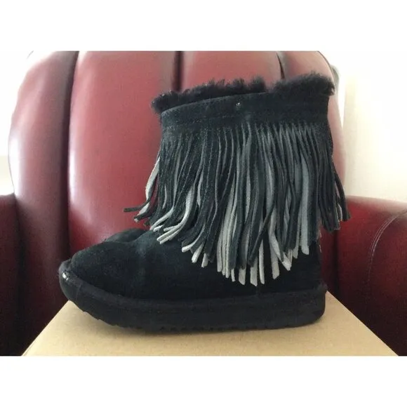 UGG CLASSIC SHORT II FRINGE Black BOOTS GIRLS SIZE 13 Silver Fringe Shearling Li
