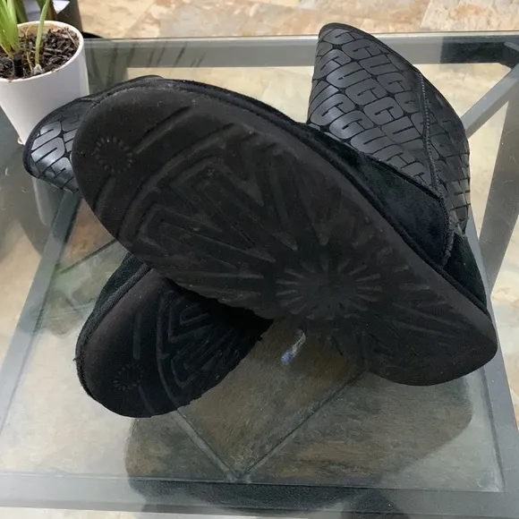 UGG Classic Short II Logo Boots
