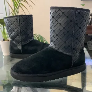 UGG Classic Short II Logo Boots