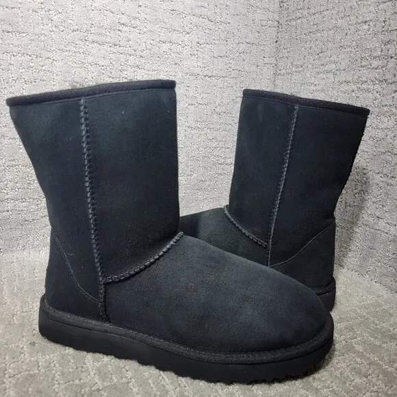 UGG Classic Short II Women's Size 8 US Black Suede Shearling Boots 1016223
