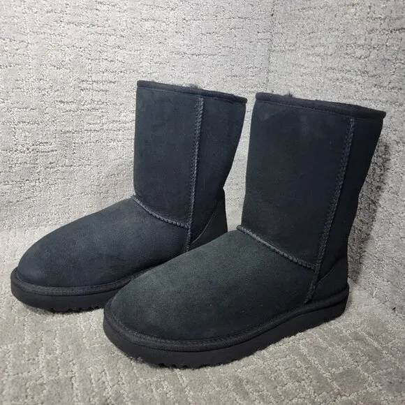 UGG Classic Short II Women's Size 8 US Black Suede Shearling Boots 1016223