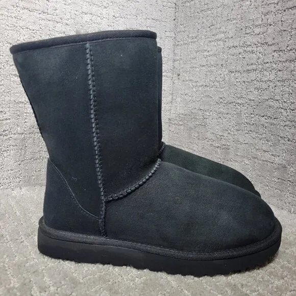 UGG Classic Short II Women's Size 8 US Black Suede Shearling Boots 1016223