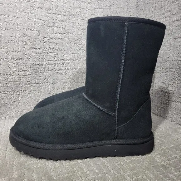 UGG Classic Short II Women's Size 8 US Black Suede Shearling Boots 1016223