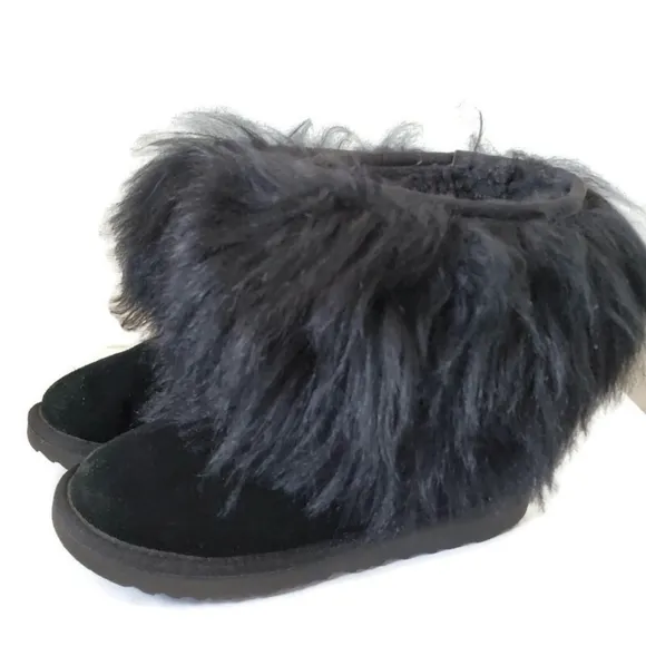 UGG Classic Short  USSheepskin Cuff Mongolian Fur Boots  Youth Sz 4 US