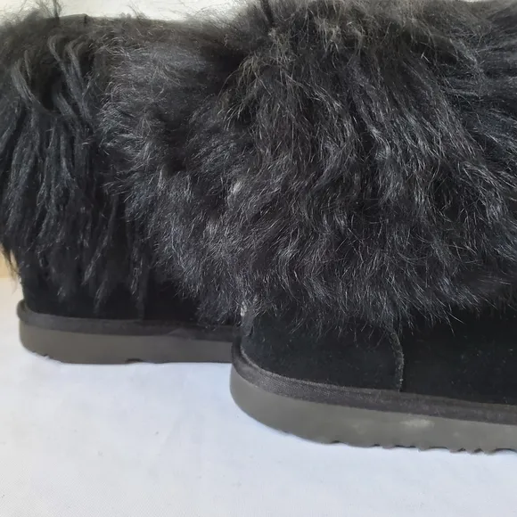 UGG Classic Short  USSheepskin Cuff Mongolian Fur Boots  Youth Sz 4 US