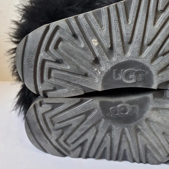 UGG Classic Short  USSheepskin Cuff Mongolian Fur Boots  Youth Sz 4 US