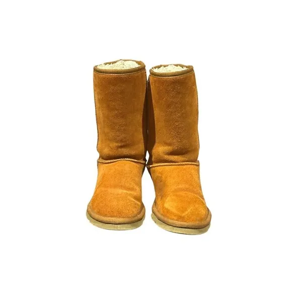 UGG Classic Tall 5815 Short Suede Logo Chestnut. Pre-owned. Size US W6