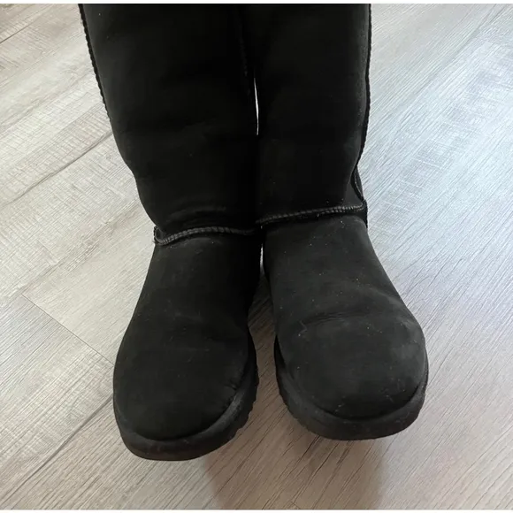 UGG classic tall black boots size 8