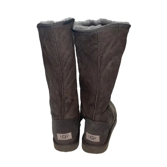 UGG Classic Tall II Woman Shoes Size 9