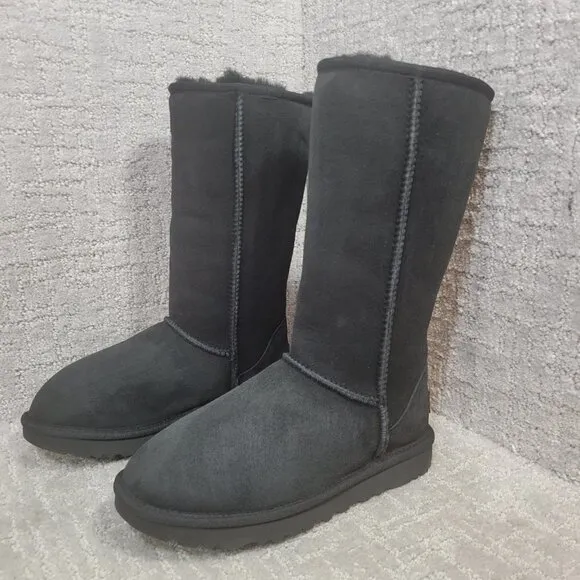 UGG Classic Tall II Women's Size 5 US Black Suede Sheepskin Boots 1016224 NEW