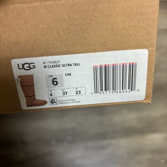 UGG | Classic Ultra Tall Boots In Chestnut With Zipper Details NEW Size 6