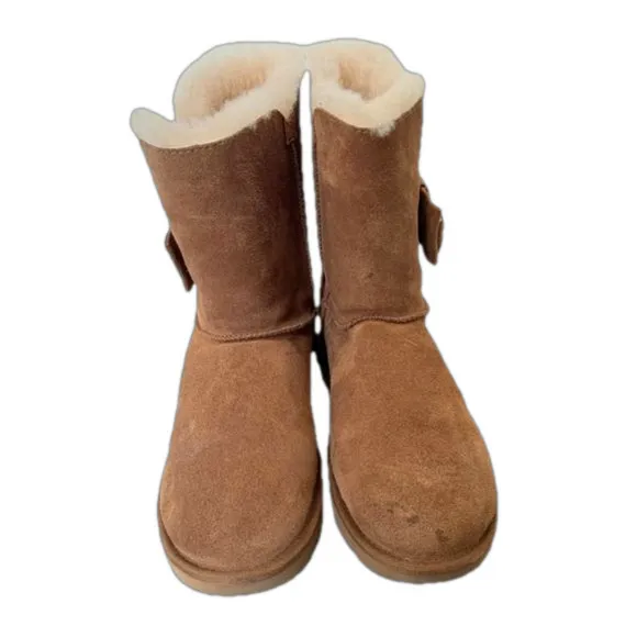 UGG Daelynn Short Bow Suede Chestnut  Boots